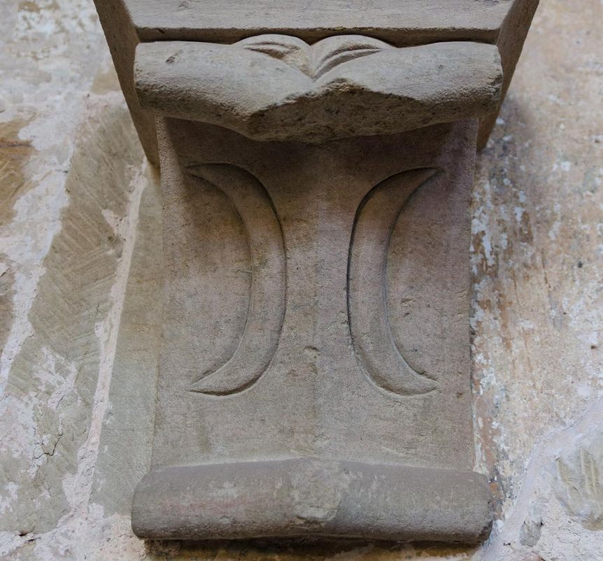 photo: Staatliche Schlösser und Gärten Baden-Württemberg, Julia Haseloff Maulbronn Monastery, crescent moon motif at a stone console